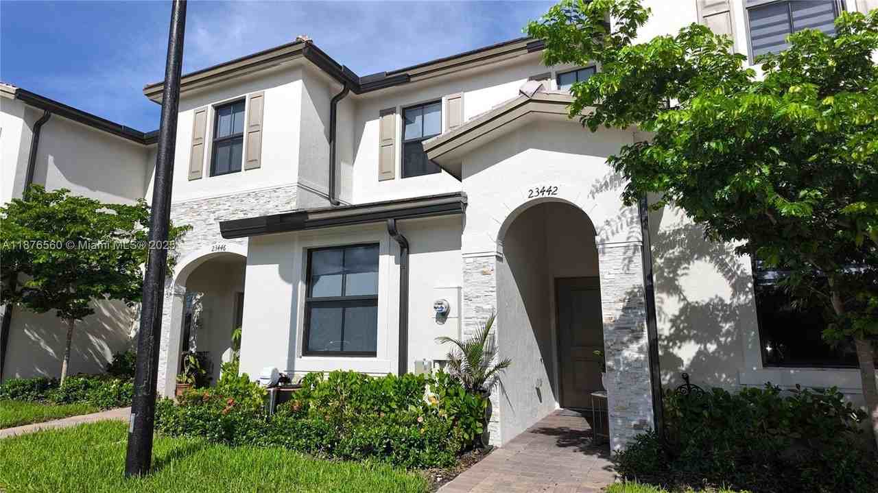 23442 Sw 127th Pl #0 - Photo 2 of 22