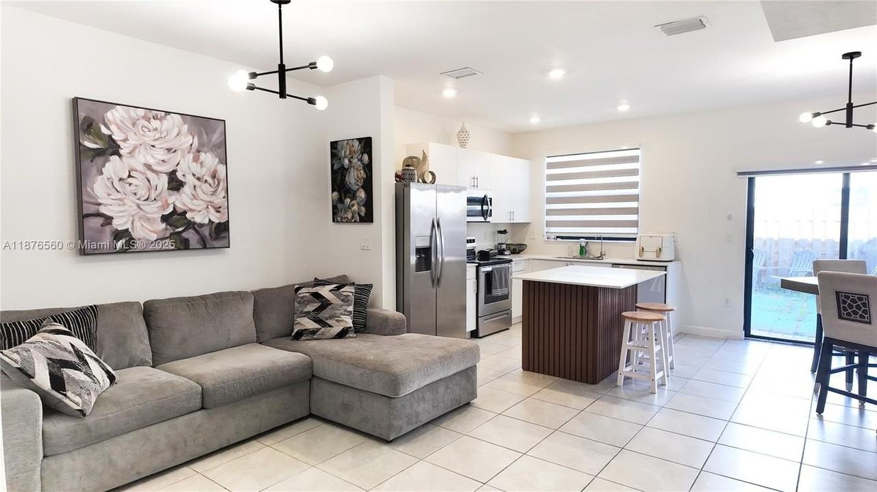 23442 Sw 127th Pl #0 - Photo 3 of 22