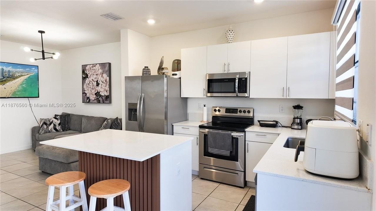 23442 Sw 127th Pl #0 - Photo 4 of 22