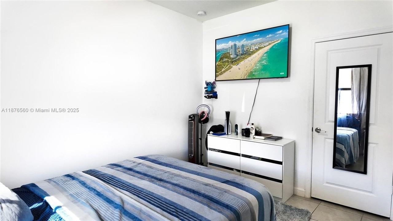 23442 Sw 127th Pl #0 - Photo 5 of 22