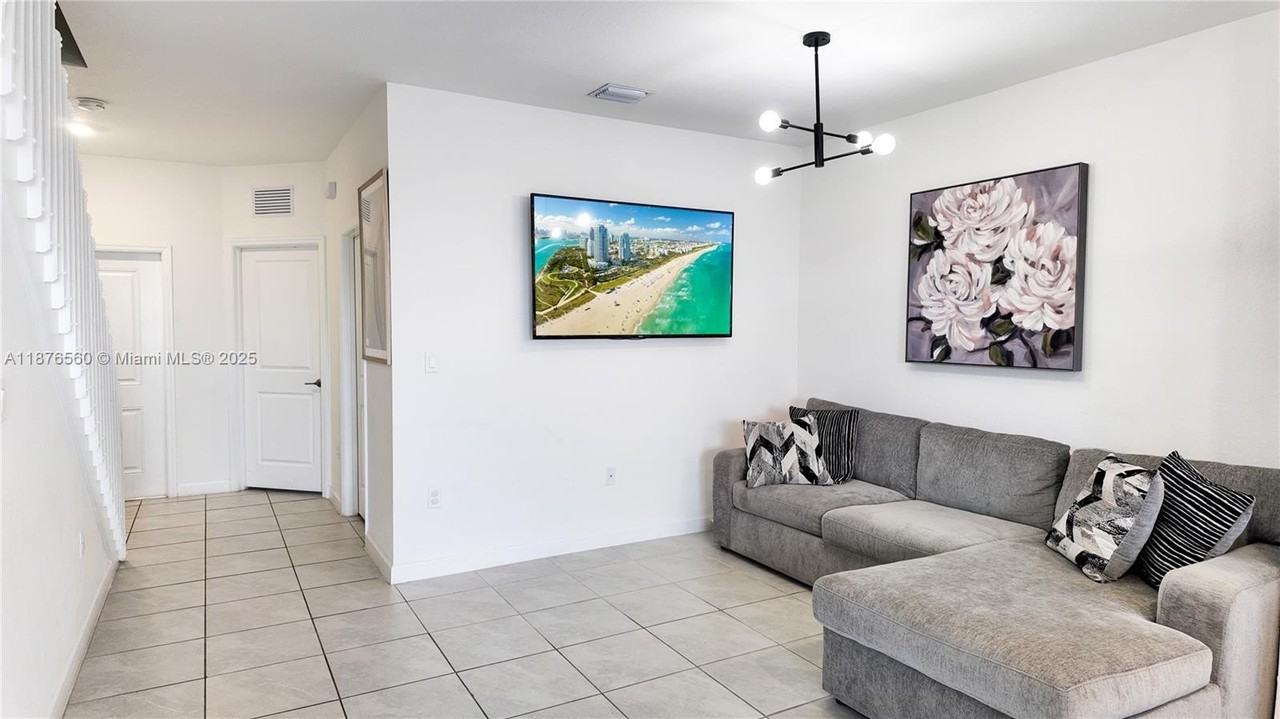 23442 Sw 127th Pl #0 - Photo 6 of 22