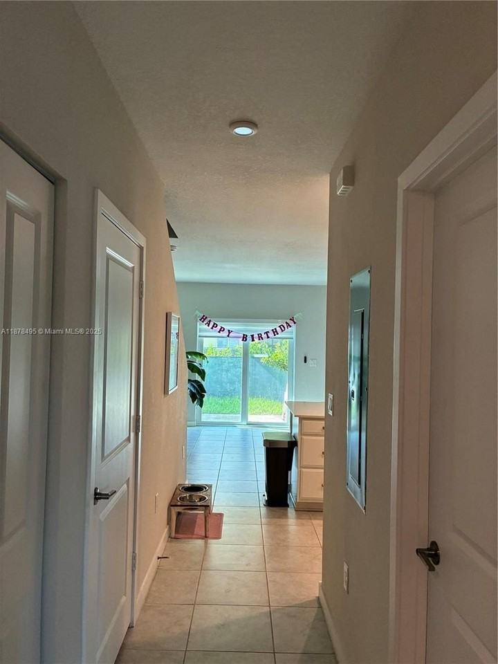 1069 Nw 4th Ter - Photo 2 of 21