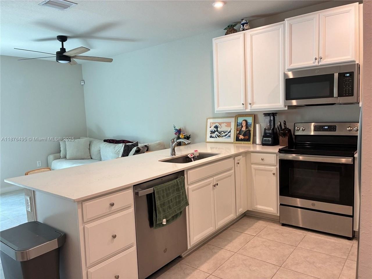 1069 Nw 4th Ter - Photo 3 of 21