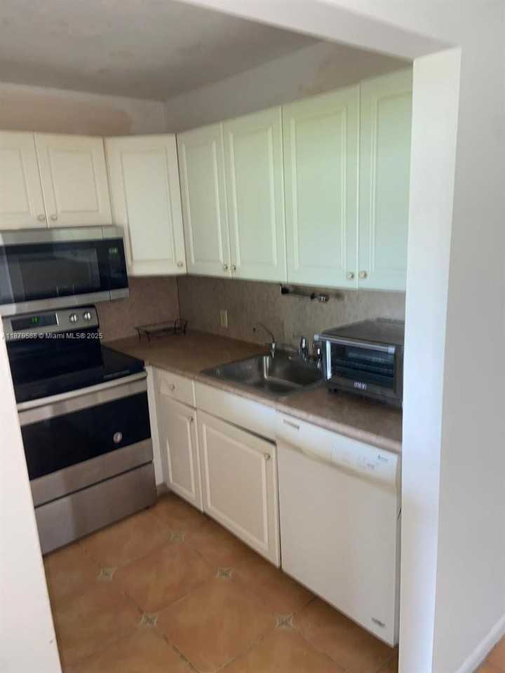 8 Fanshaw A #8 - Photo 2 of 10