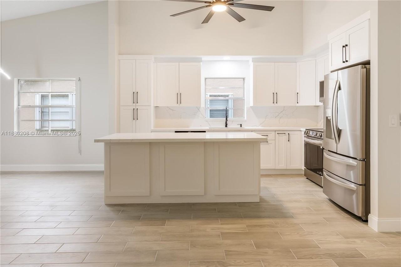 5284 Tiffany Anne Cir - Photo 3 of 18