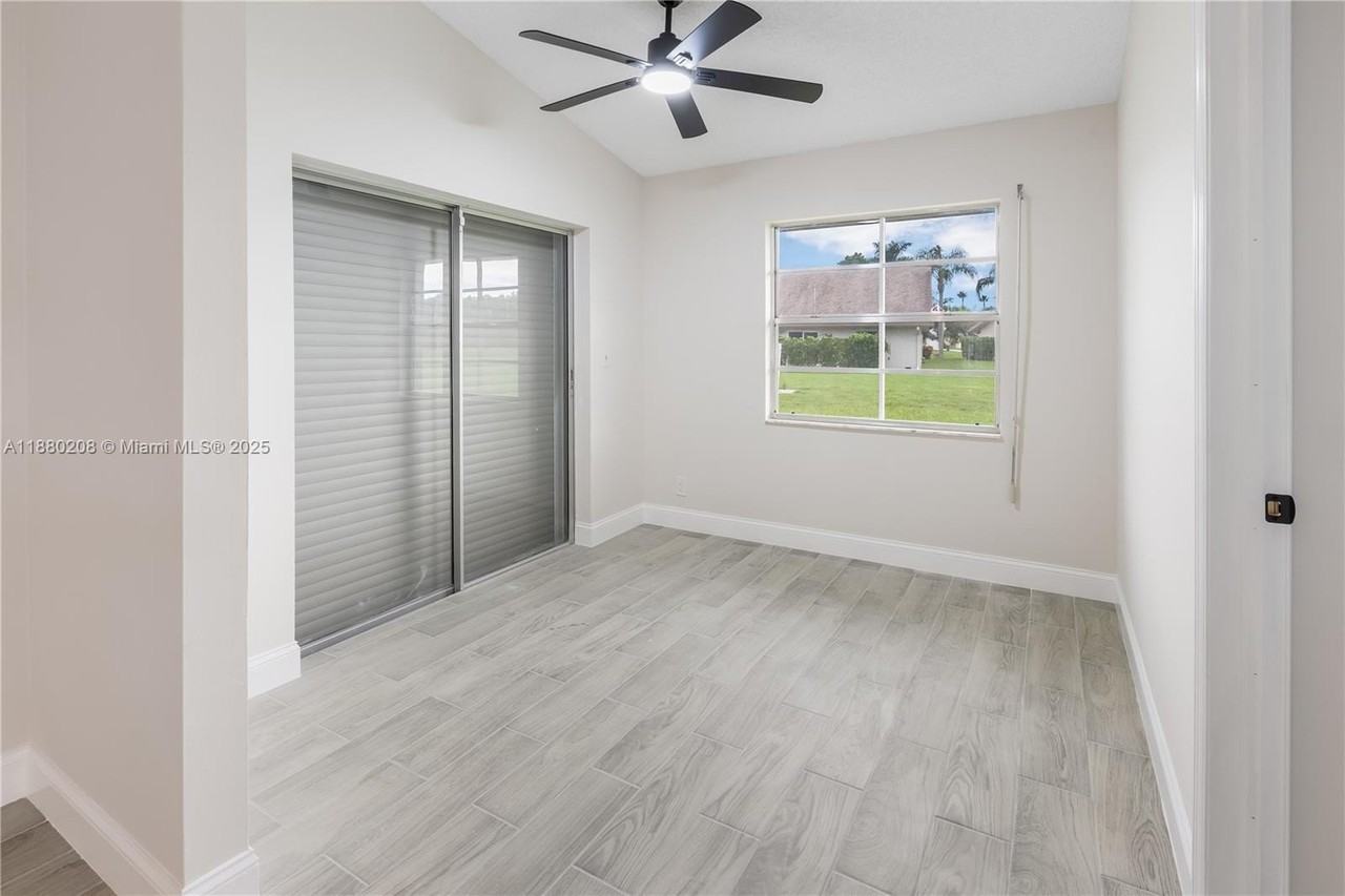 5284 Tiffany Anne Cir - Photo 6 of 18