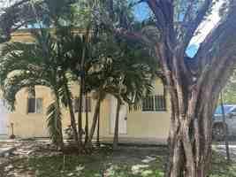 featured image of 13920 Ne 2nd Ave #3A