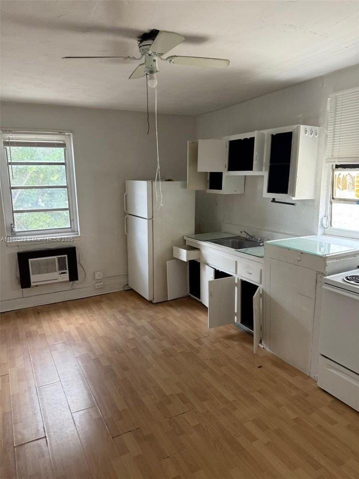 5 N Federal Hwy #1 - Photo 3 of 8