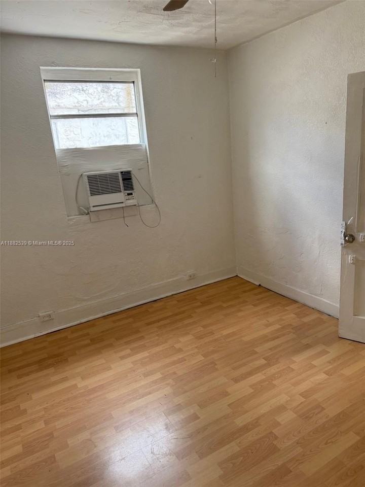 5 N Federal Hwy #1 - Photo 4 of 8