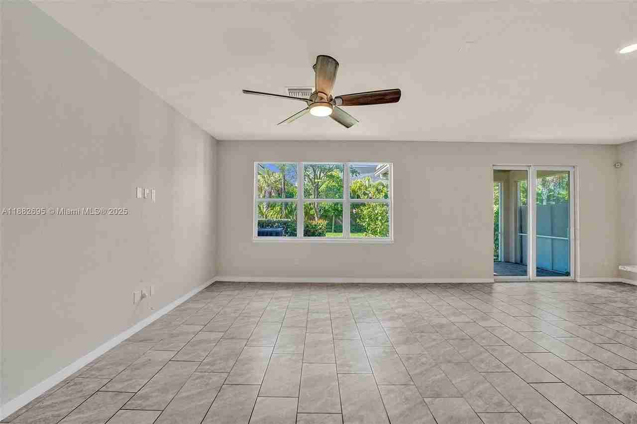 4764 Eucalyptus Drive - Photo 5 of 50