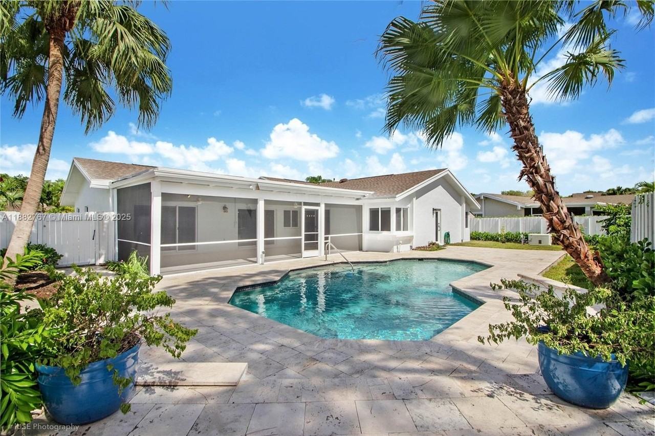 11011 Sw 110th Rd - Photo 3 of 19