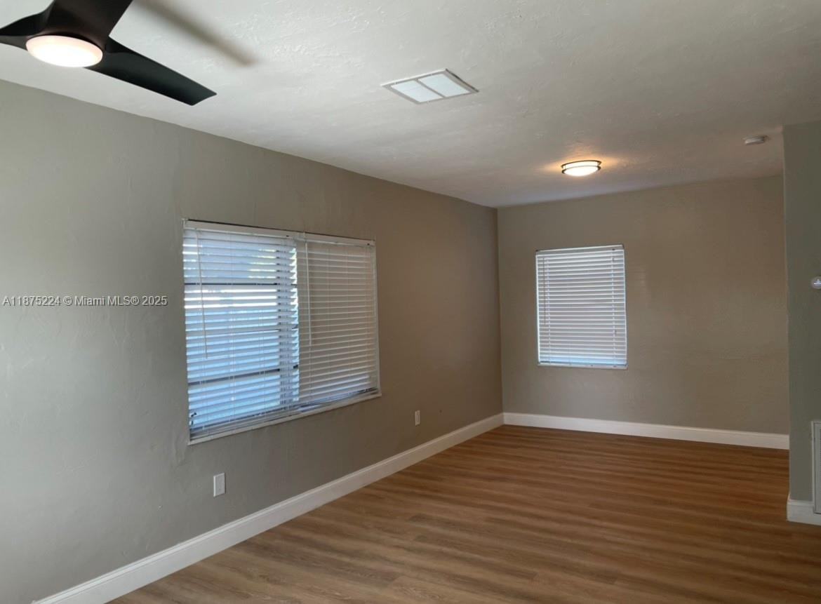 14941 Tyler St - Photo 3 of 8