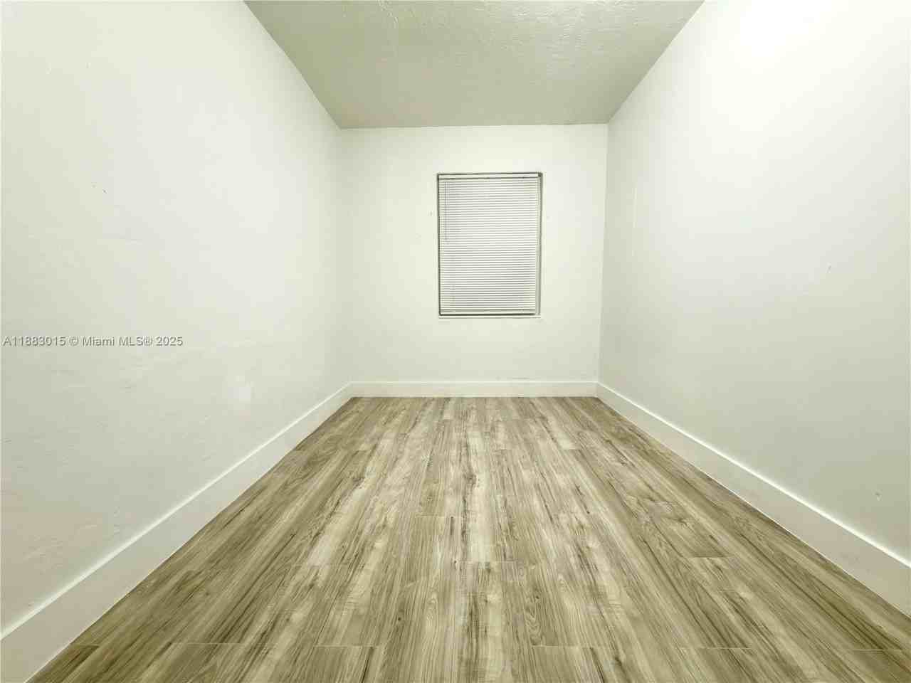 729 Nw 114th St #0 - Photo 5 of 37