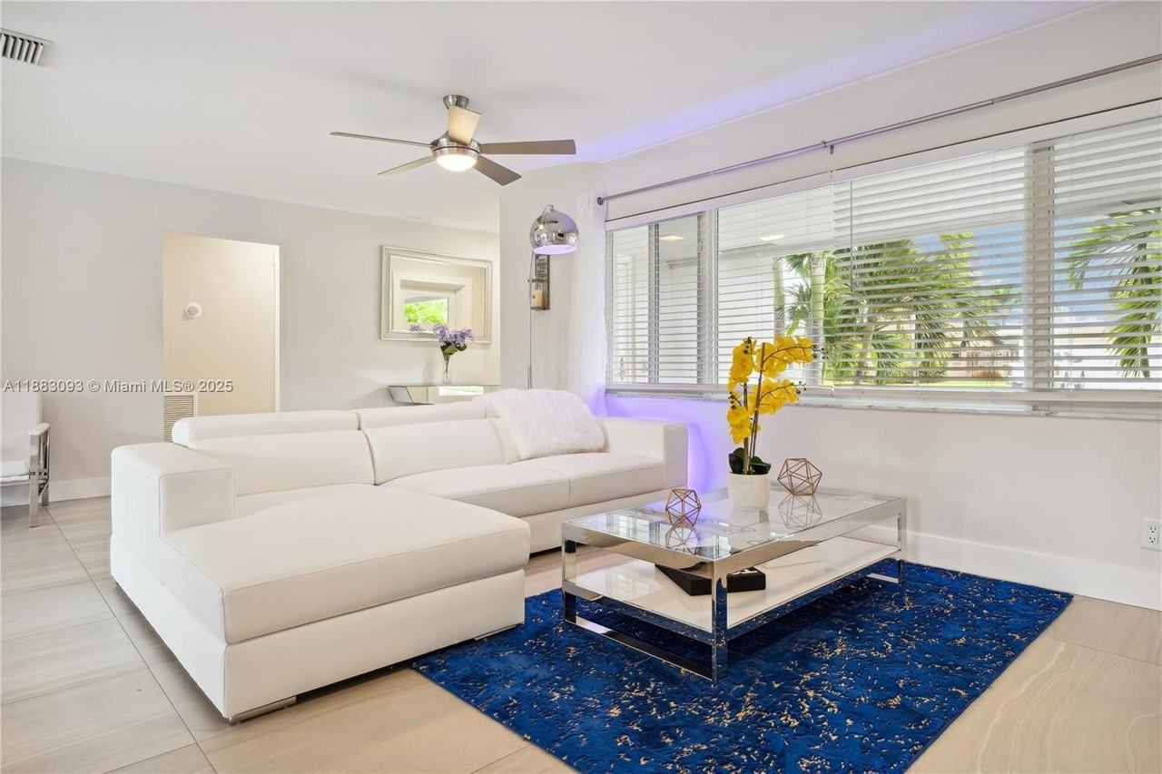 1424 Ne 53rd Ct #0 - Photo 2 of 20