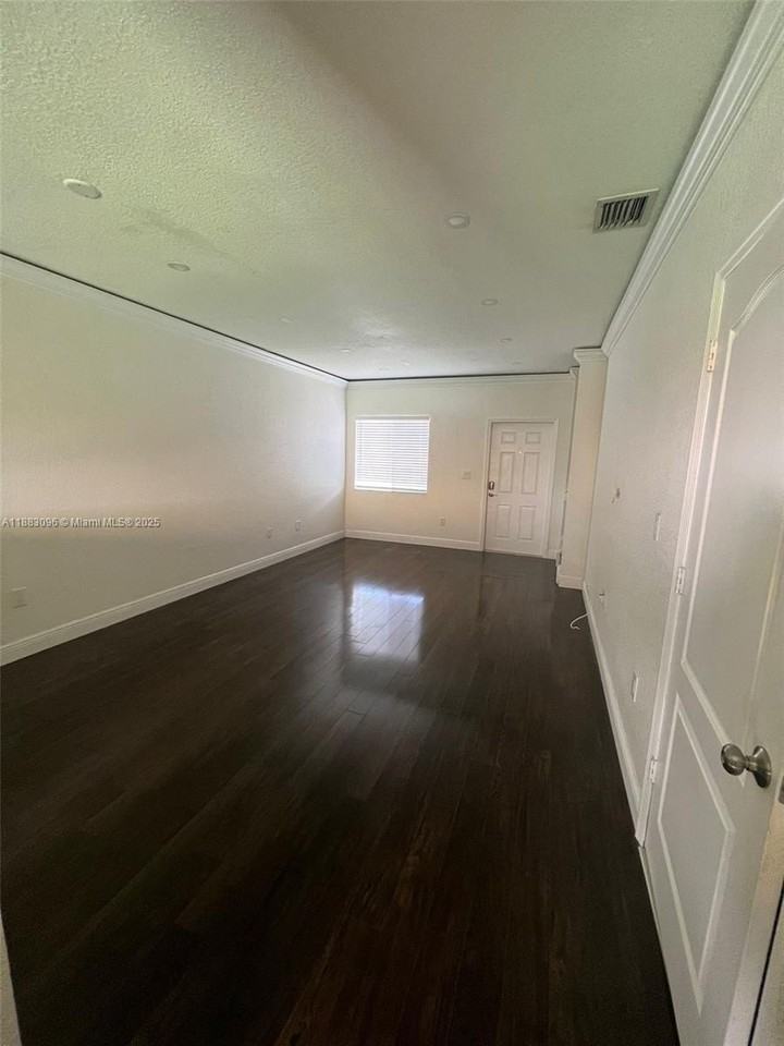 17018 Sw 138th Ct #0 - Photo 3 of 22