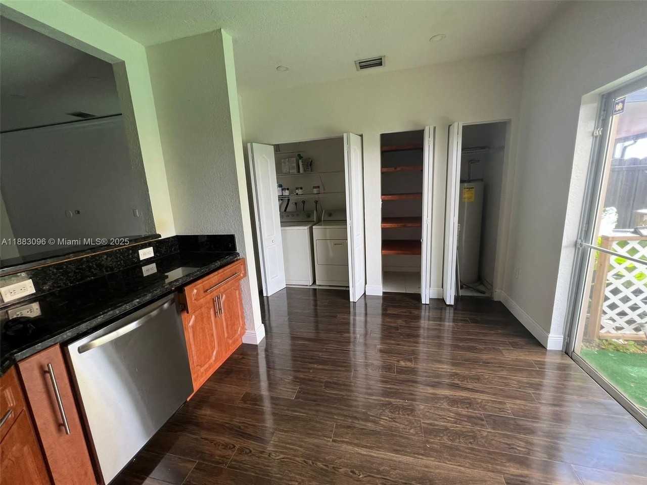 17018 Sw 138th Ct #0 - Photo 4 of 22