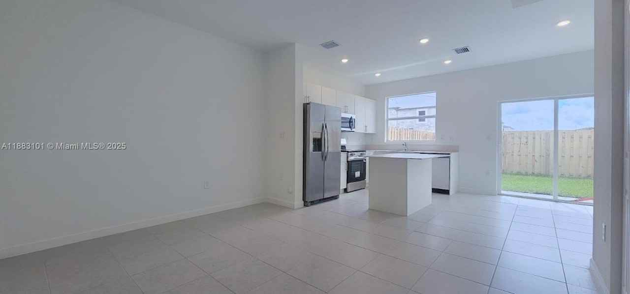 15620 Sw 277th Ter #15620 - Photo 2 of 22