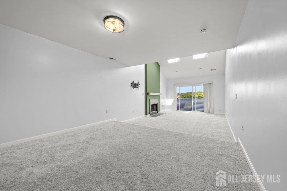 806 Jesse Way - Photo 2 of 8