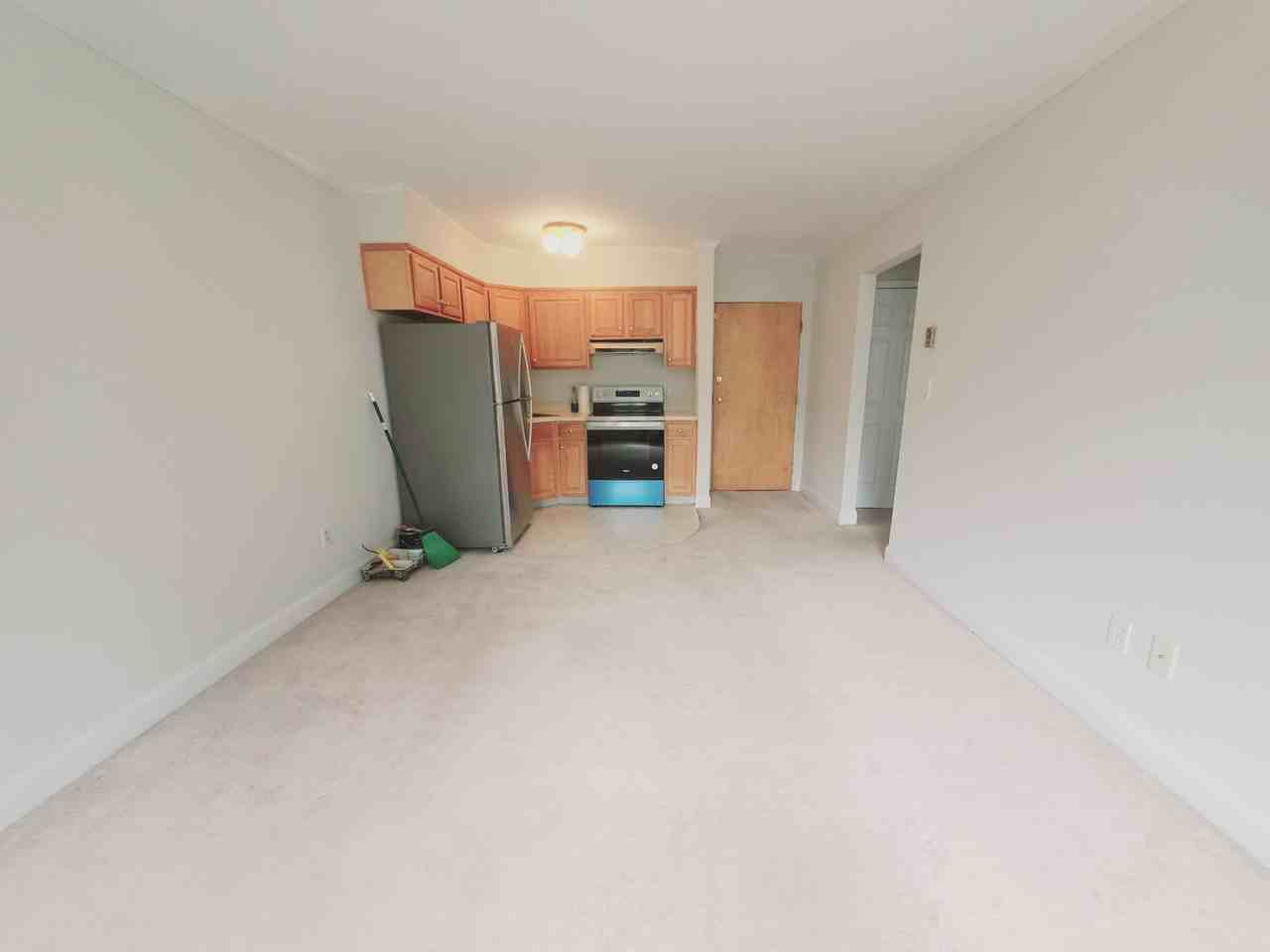 27 Oak St #11 - Photo 2 of 7