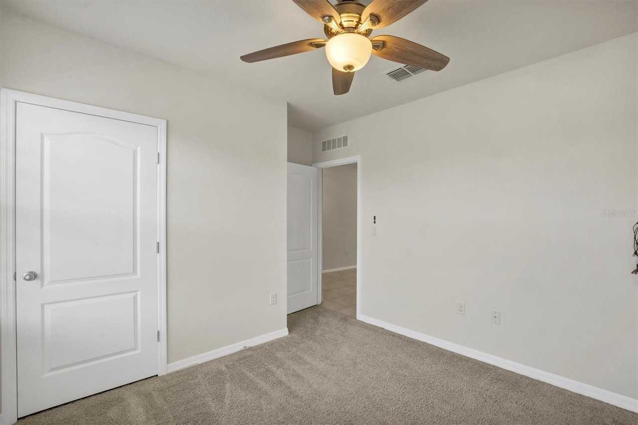 1022 Preserve Dr - Photo 7 of 33