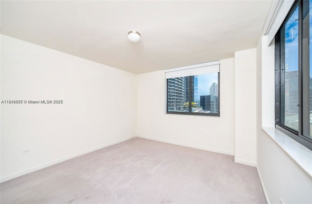 999 Sw 1st Ave #2717 - Photo 4 of 8