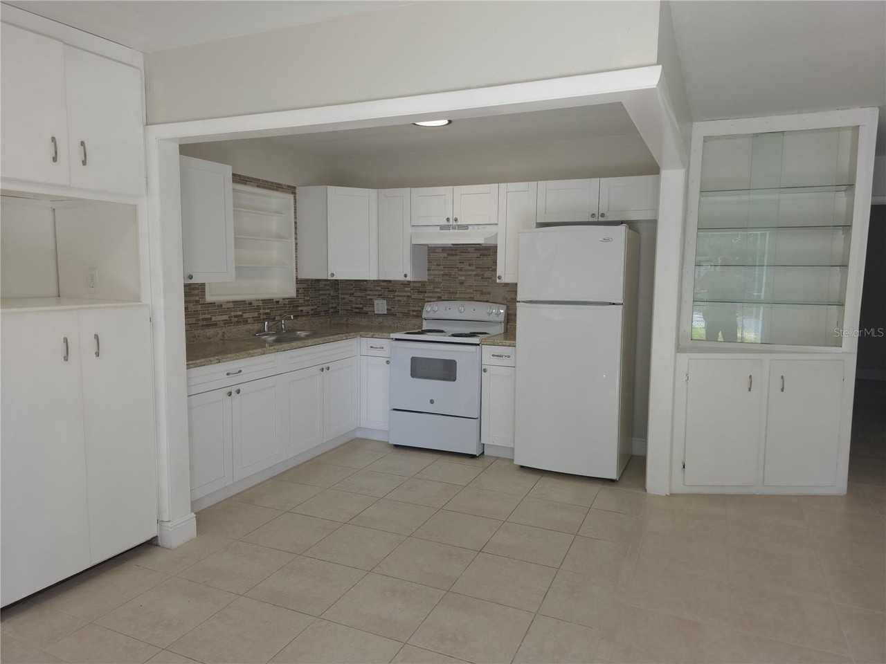 10214 N Altman St - Photo 2 of 26