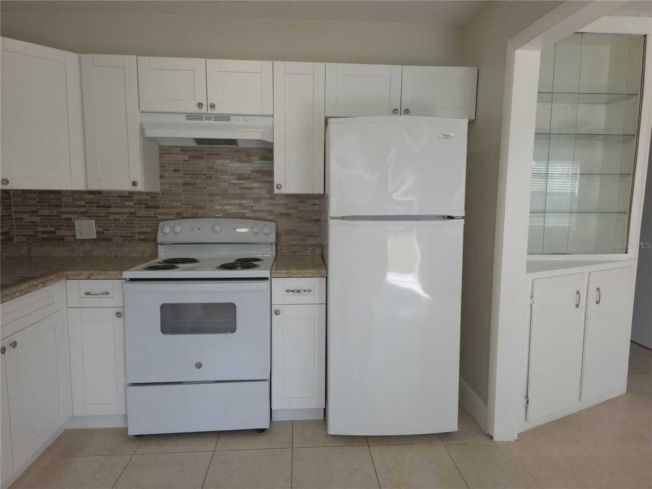 10214 N Altman St - Photo 4 of 26