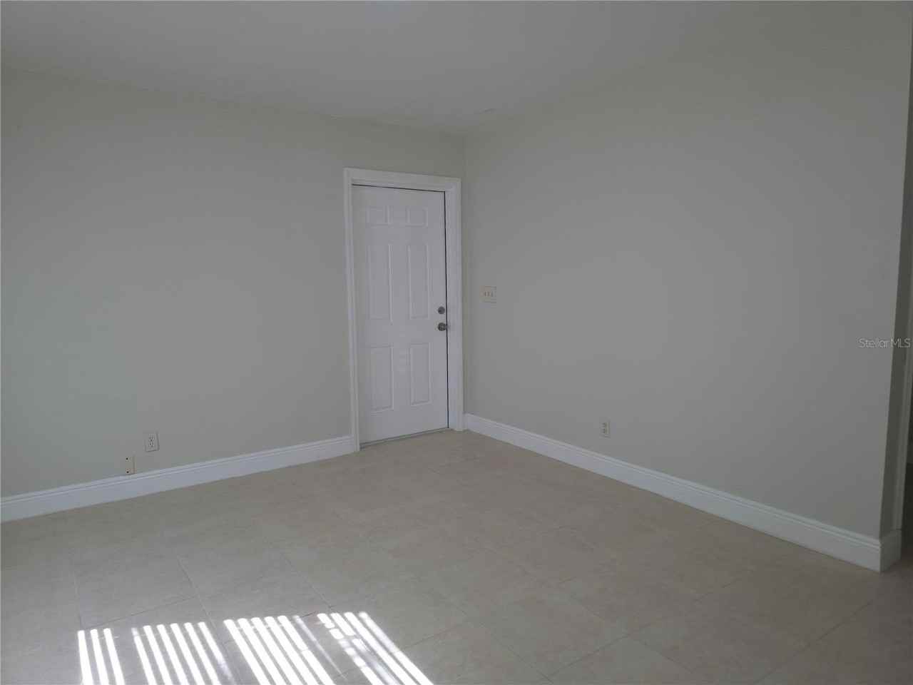 10214 N Altman St - Photo 6 of 26