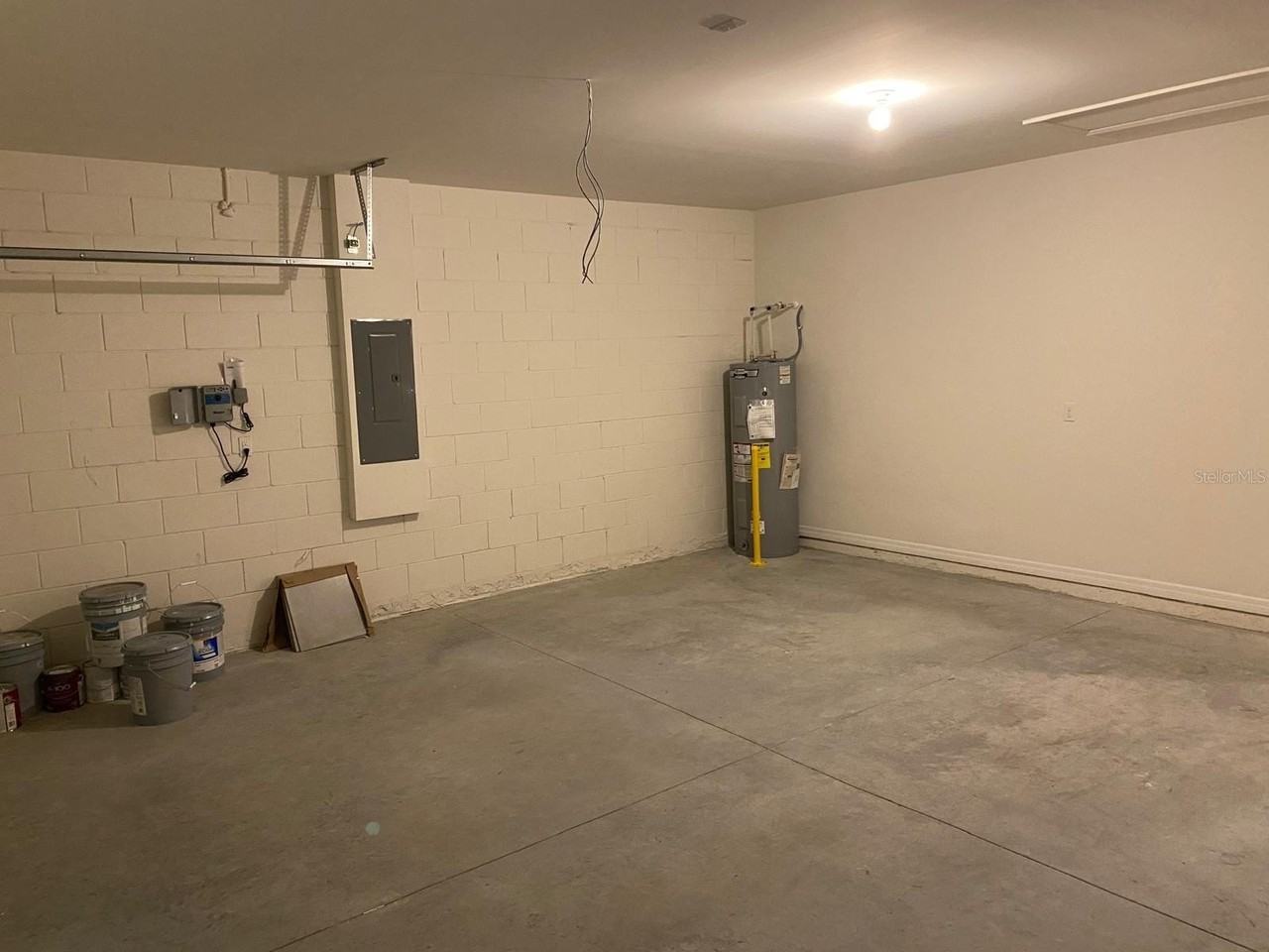 1235 Iguana Loop - Photo 7 of 15