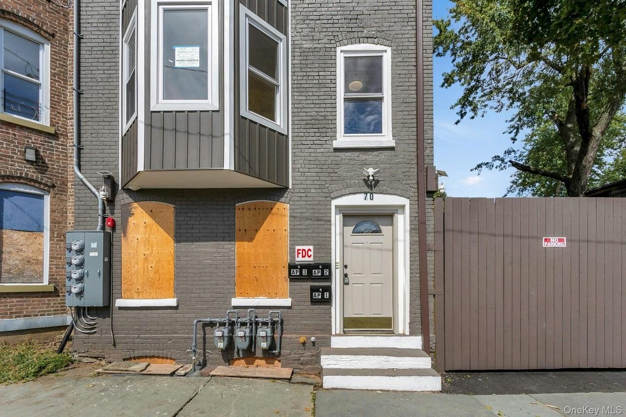 70 Van Ness St - Photo 2 of 49