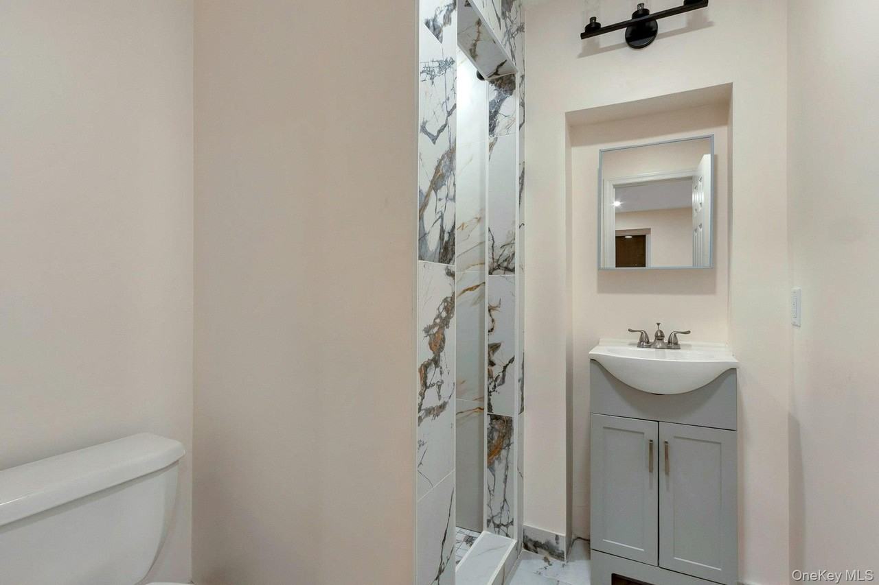 70 Van Ness St - Photo 7 of 49