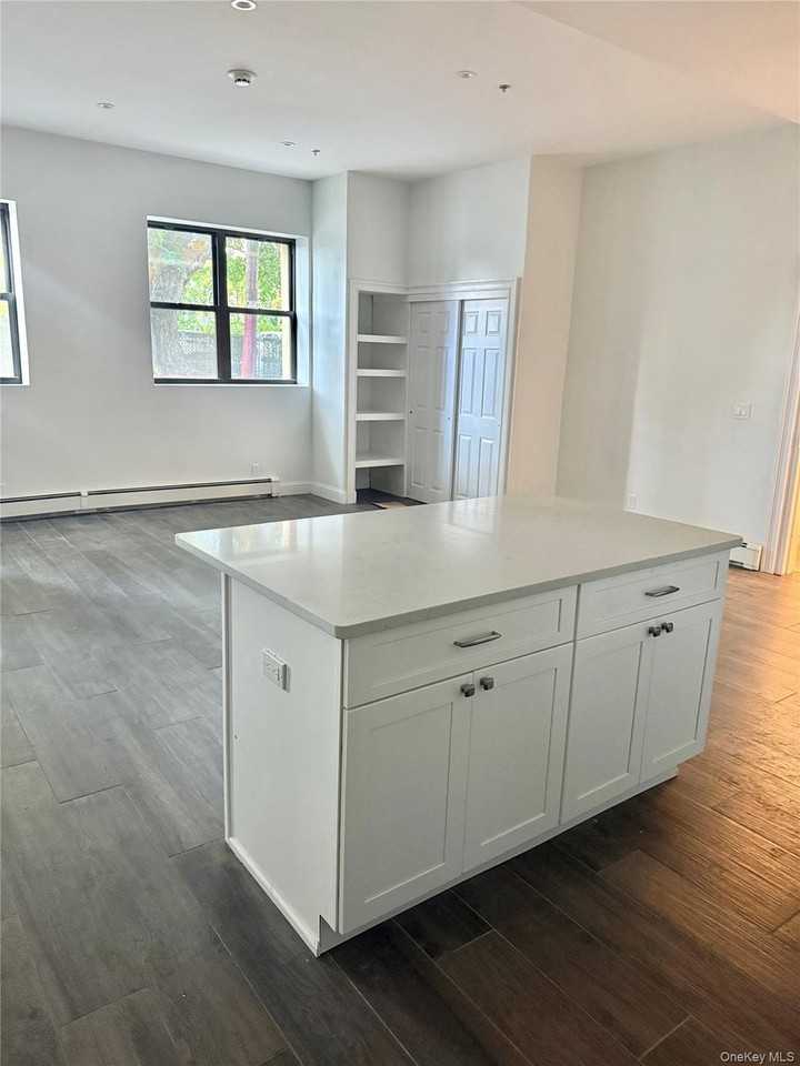 106 Hempstead Tpke - Photo 3 of 10