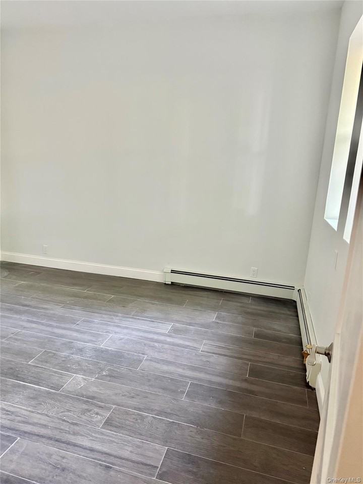 106 Hempstead Tpke - Photo 7 of 10