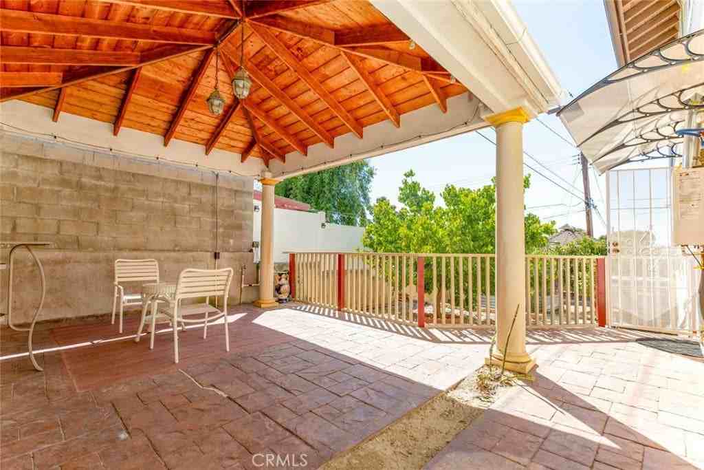 10455 Glory Ave - Photo 2 of 19