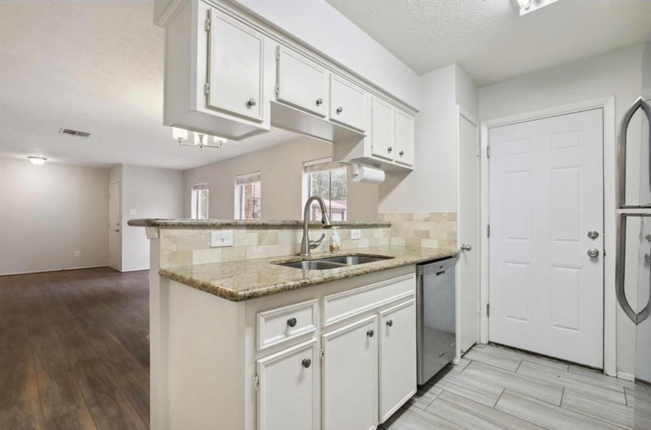 24 E Bigelow Oak Ct - Photo 3 of 10