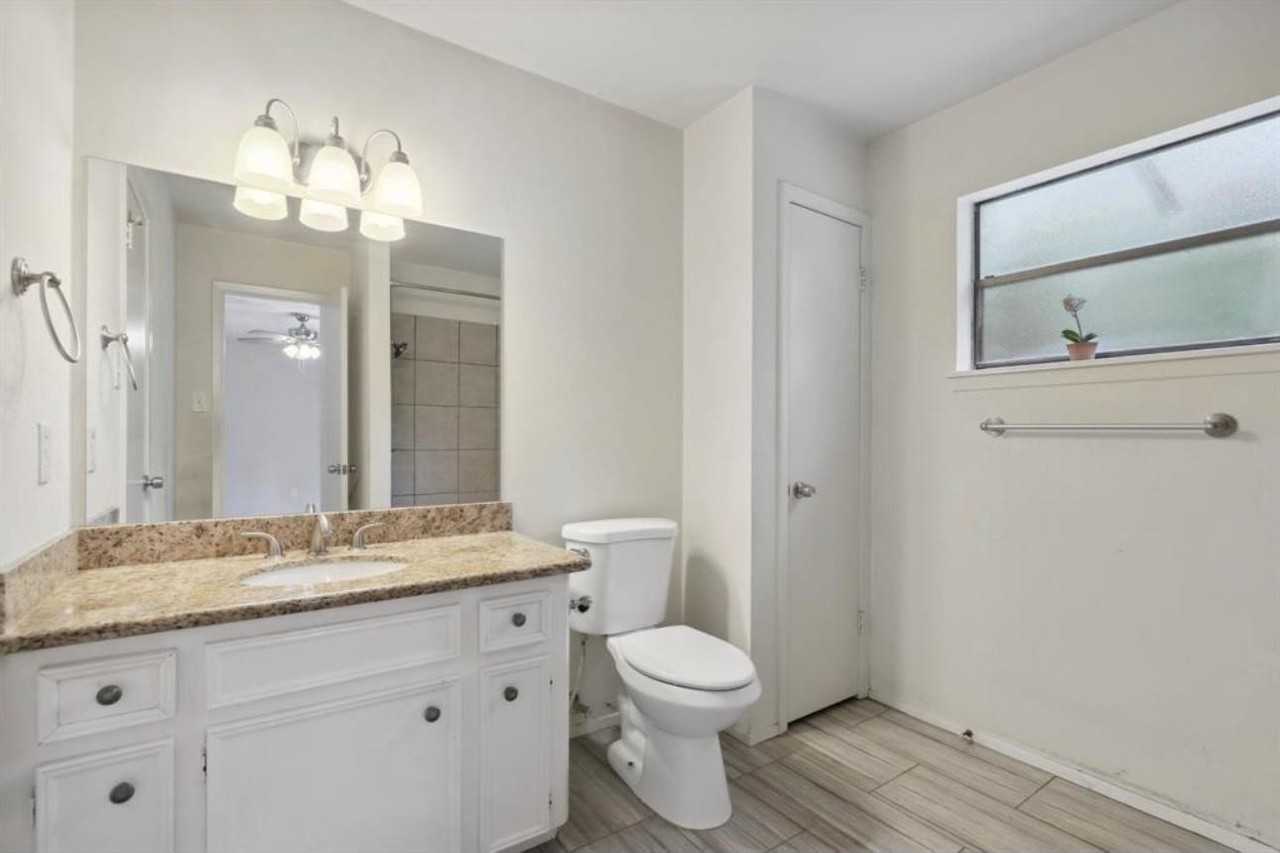 24 E Bigelow Oak Ct - Photo 5 of 10