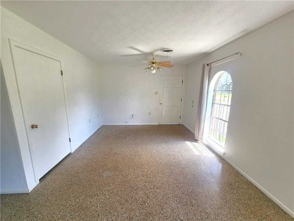 112 Gravolet St ##A - Photo 3 of 11