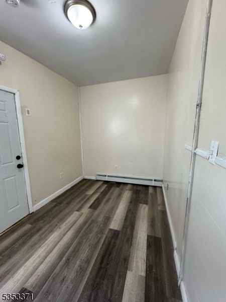 251-253 Franklin St Rm 5 - Photo 2 of 3