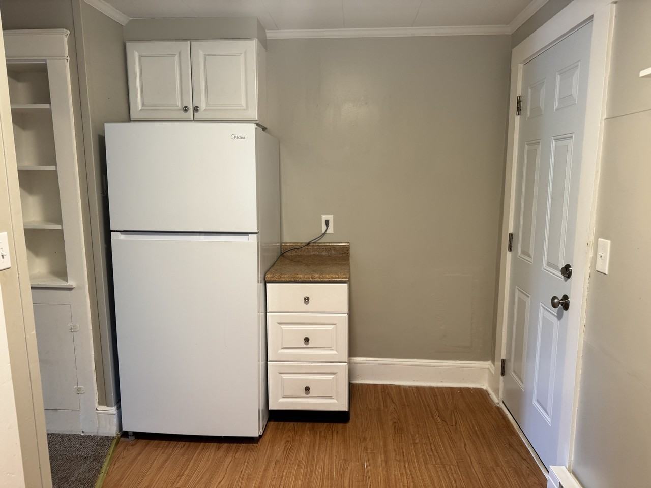 325 Central St - Photo 2 of 36