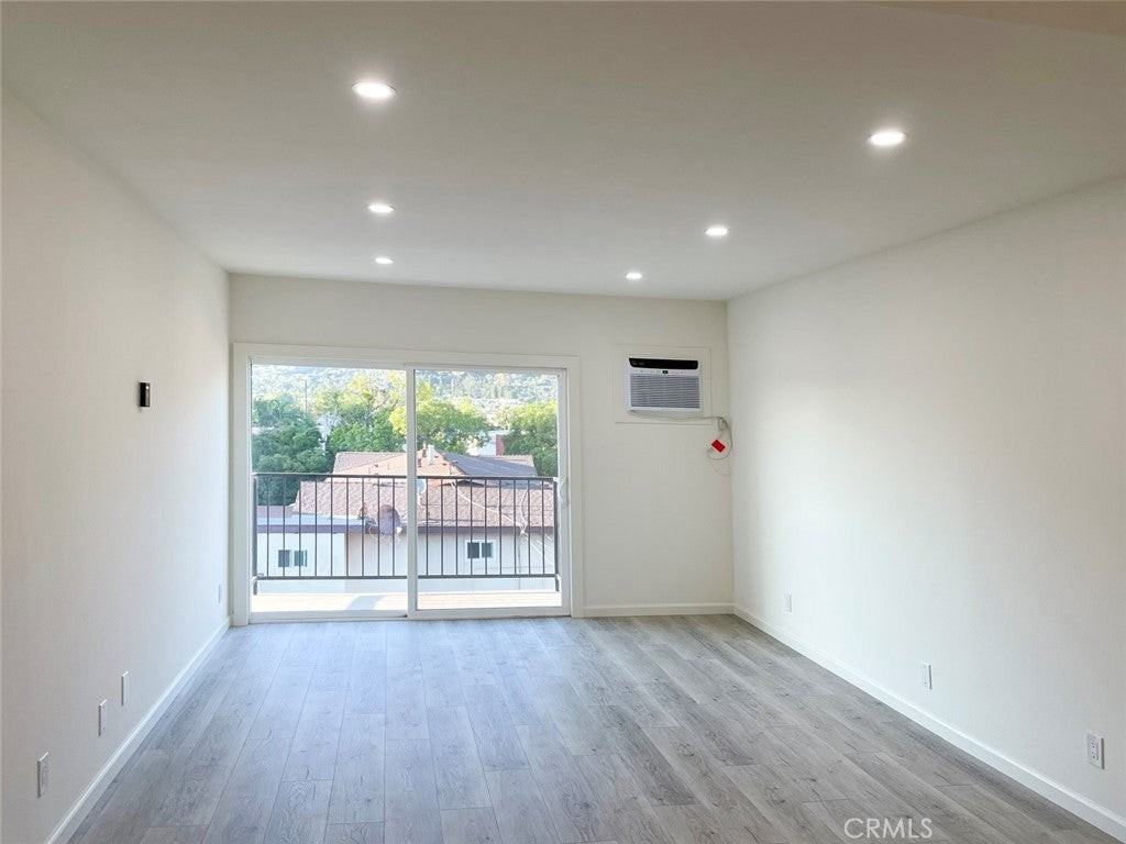 409 N Burchett Street - Photo 4 of 10