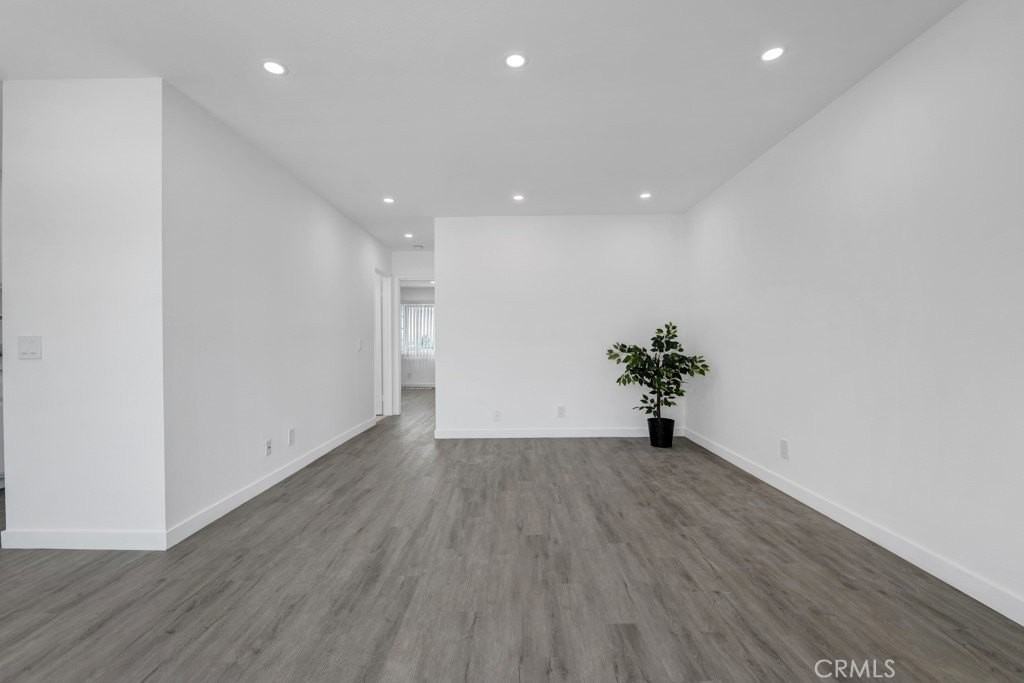 20930 Parthenia St #206 - Photo 5 of 13