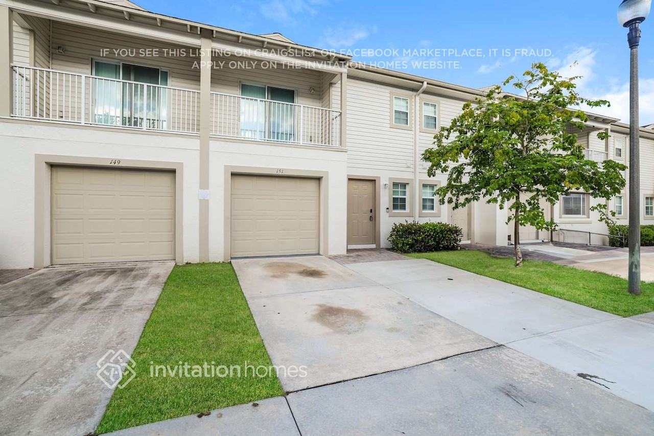 151 Carol Susan Lane - Photo 4 of 18