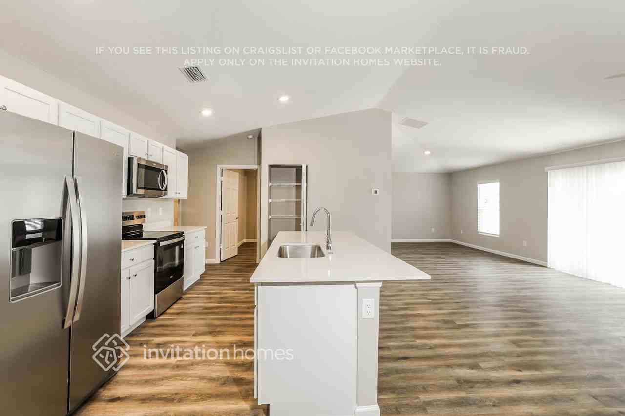 1845 Southwest California Boulevard - Photo 6 of 17