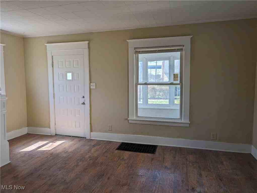 2357 19th St Sw - Photo 2 of 27