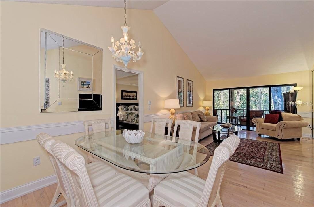 1677 Brookhouse Cir - Photo 7 of 29