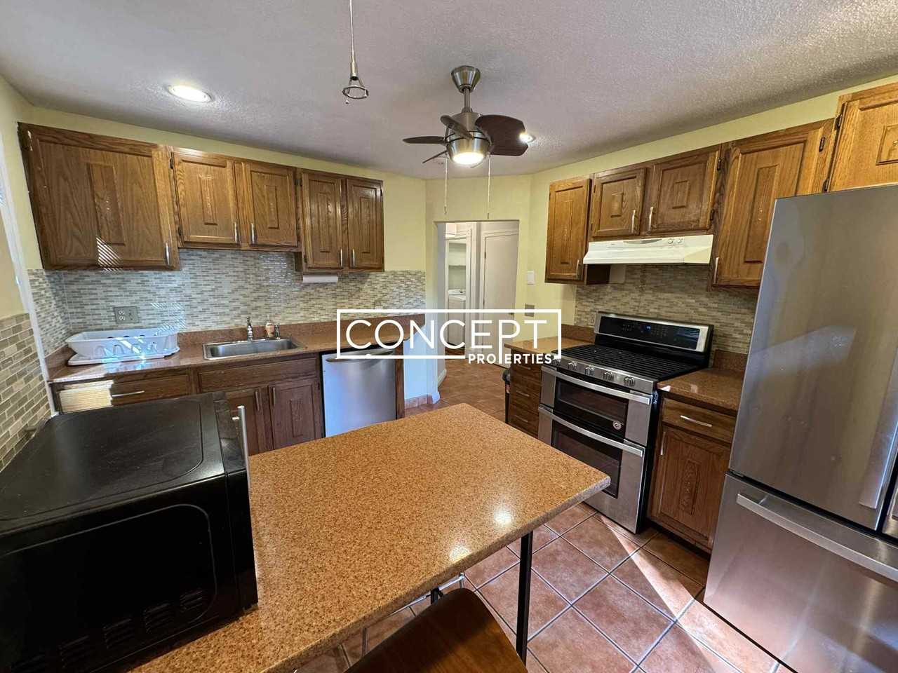 11 Chilcott Pl #2CP - Photo 3 of 17