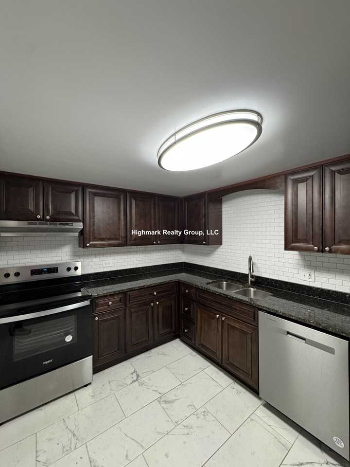 525 N Quentin Rd #317A - Photo 4 of 16