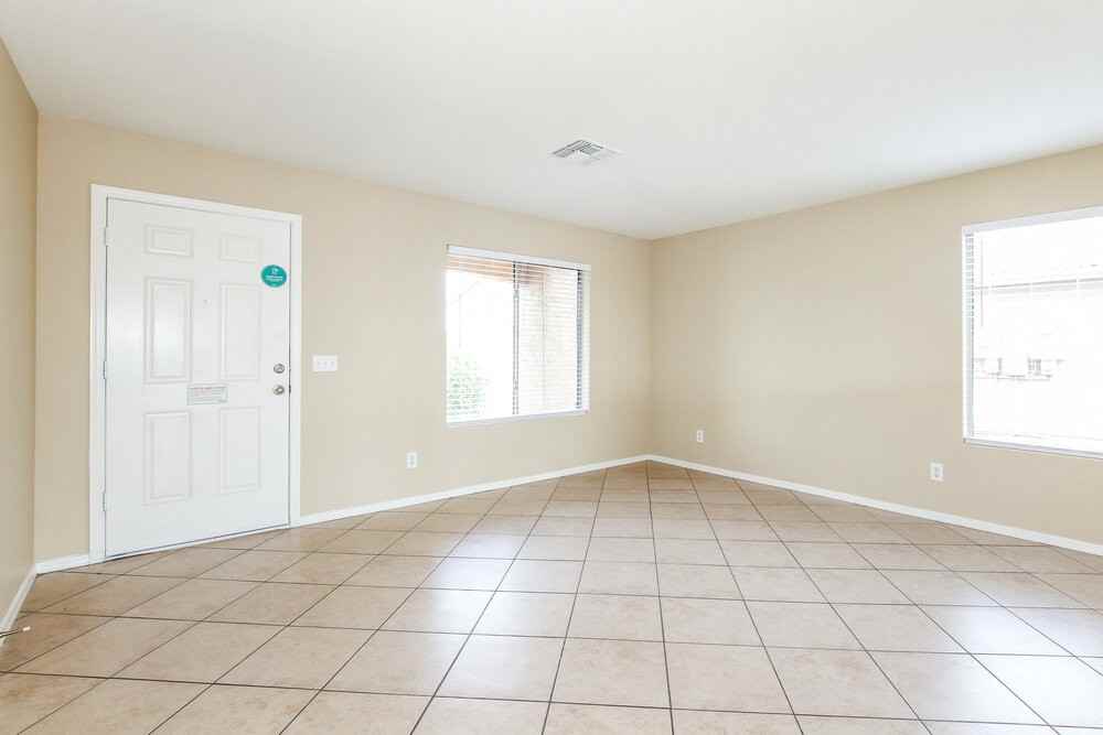 25619 W Satellite Ln - Photo 6 of 17