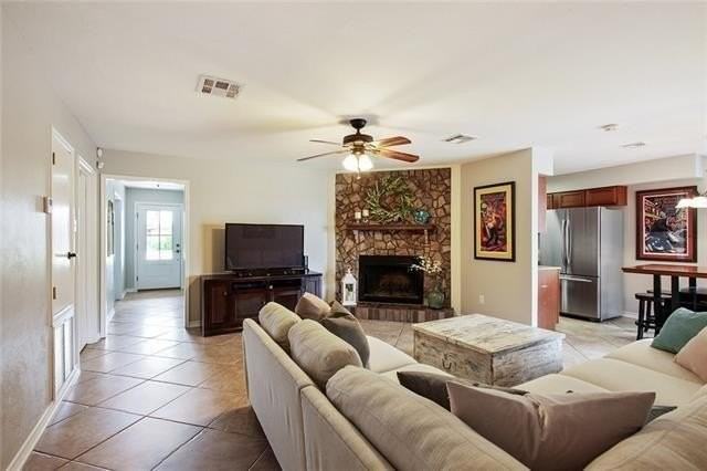 2005 Satsuma St - Photo 5 of 16