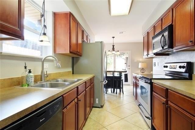 2005 Satsuma St - Photo 6 of 16